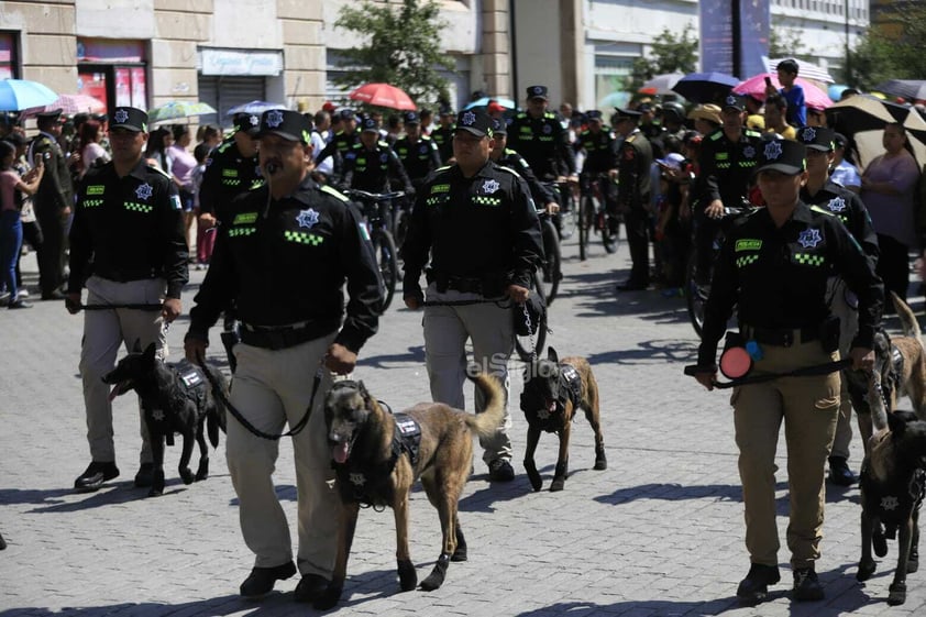 El desfile es en conmemoración del aniversario del inicio de la lucha por la Independencia de México.