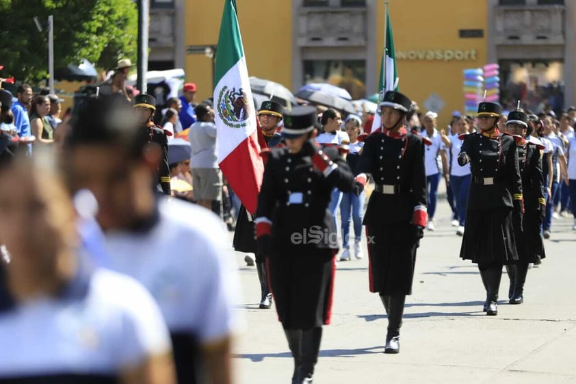 El desfile es en conmemoración del aniversario del inicio de la lucha por la Independencia de México.