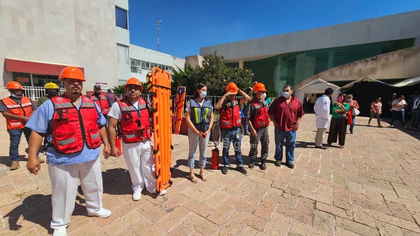 En conmemoración del Día Nacional de Protección Civil, personal y derechohabientes del ISSSTE Durango participaron en simulacro.