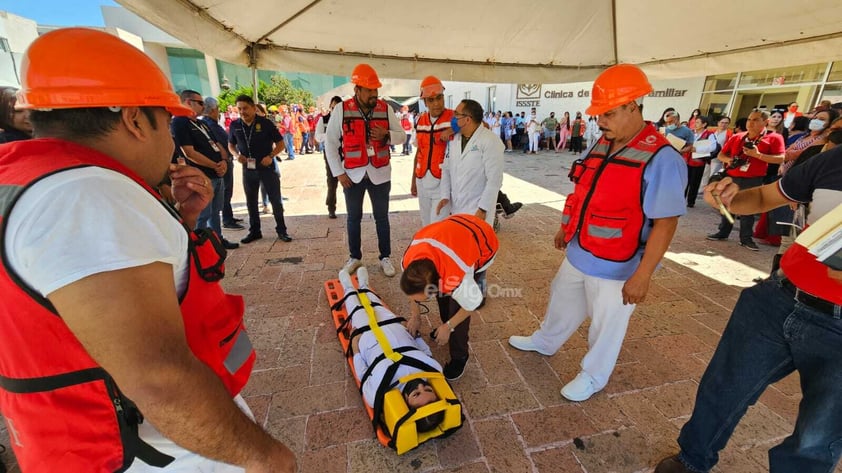 En conmemoración del Día Nacional de Protección Civil, personal y derechohabientes del ISSSTE Durango participaron en simulacro.