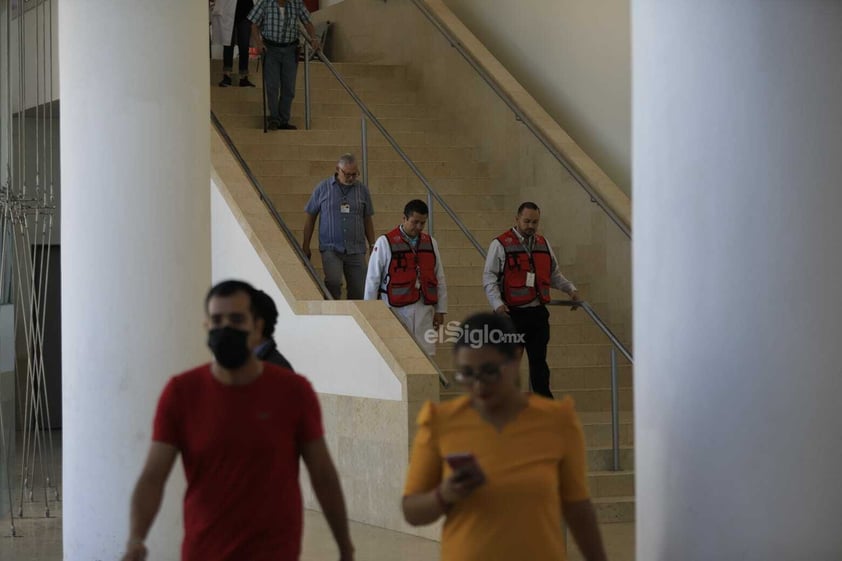 En conmemoración del Día Nacional de Protección Civil, personal y derechohabientes del ISSSTE Durango participaron en simulacro.