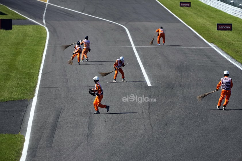 El neerlandés Max Verstappen ganó la carrera del Gran Premio de Japón en la que dominó con claridad y en la que los dos McLaren, del británico Lando Norris y el australiano Oscar Piastri, le acompañaron en el podio, en segunda y tercera posición, respectivamente.