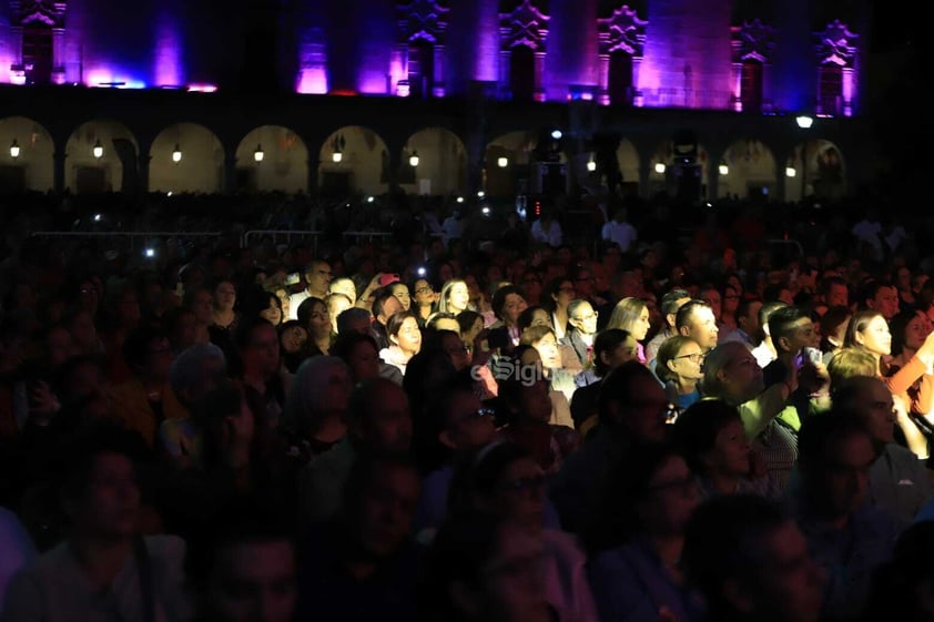 José María Napoleón en la Plaza IV Centenario, donde ofreció un concierto gratuito como parte de la cartelera del Festival Revueltas 2023, y un show de su gira de despedida 'Hasta siempre'.