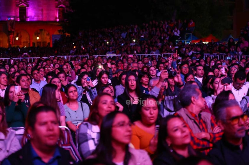 El dúo romántico Río Roma regresó a Durango e hizo latir los corazones de sus fanáticos en un concierto más de su “Rojo Tour”, ahora en la Plaza IV Centenario.