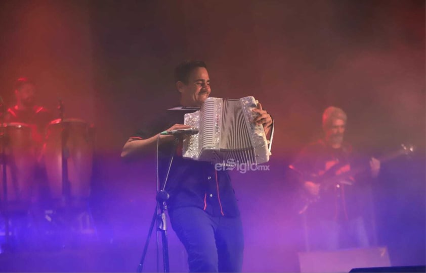 Ronda Machetera llena de cumbia la Plaza IV Centenario en la clausura del Festival Revueltas 2023