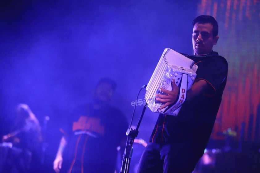 Ronda Machetera llena de cumbia la Plaza IV Centenario en la clausura del Festival Revueltas 2023