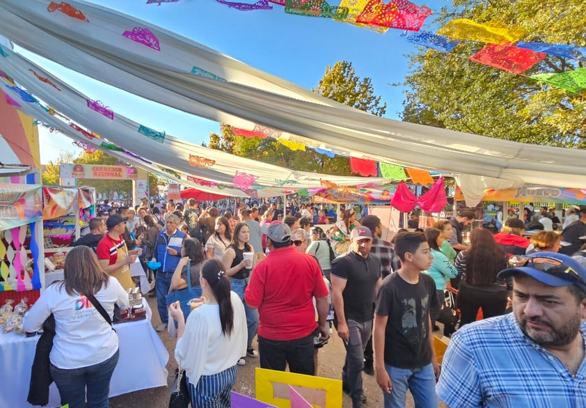 Este domingo, miles de duranguenses se unieron a la causa de llevar juguetes a los niños, a través de su participación en la Kermesse de la familia.