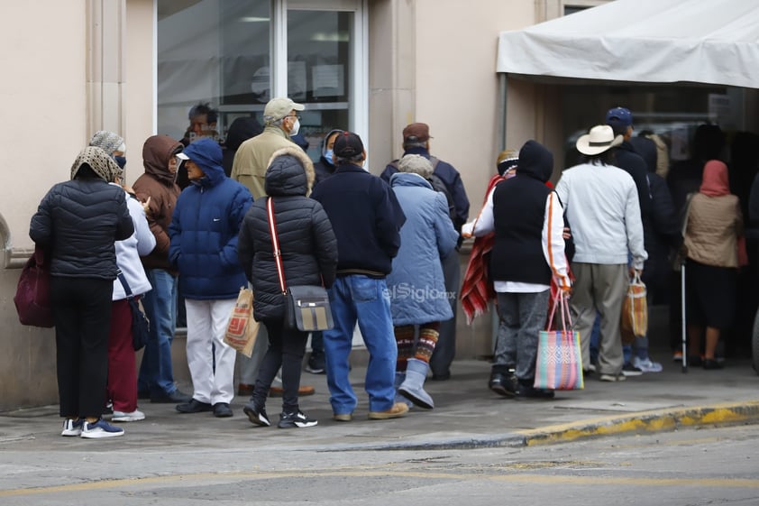 Este miércoles se reportaron bajas temperaturas en la capital duranguense, a pesar de eso, ciudadanos salieron a realizar sus actividades de manera cotidiana.