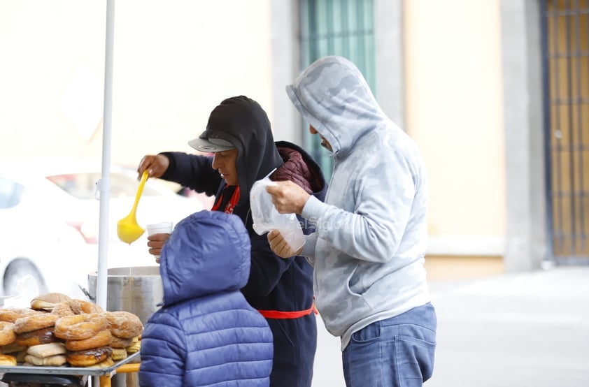 Este miércoles se reportaron bajas temperaturas en la capital duranguense, a pesar de eso, ciudadanos salieron a realizar sus actividades de manera cotidiana.