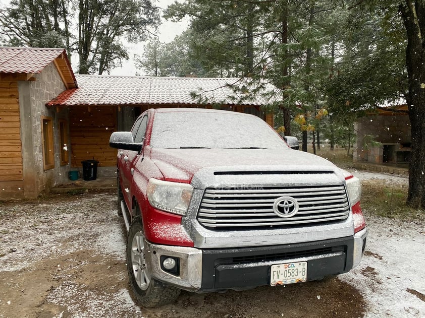 Se registró la caída de nieve en comunidades de nueve municipios de Durango, durante este miércoles, de acuerdo al reporte de la Coordinación Estatal de Protección Civil (CEPC).