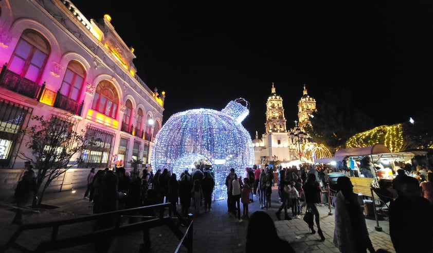 La ciudad de Durango luce su alumbrado navideño en el Centro Histórico