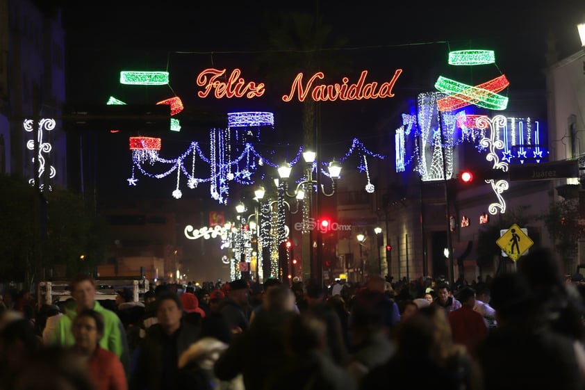 La ciudad de Durango luce su alumbrado navideño en el Centro Histórico