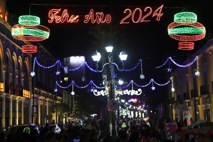 La ciudad de Durango luce su alumbrado navideño en el Centro Histórico