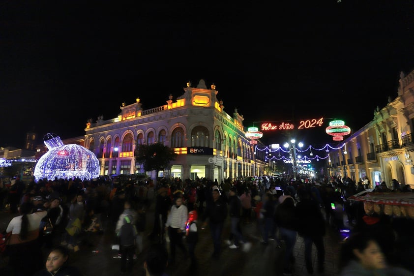 La ciudad de Durango luce su alumbrado navideño en el Centro Histórico