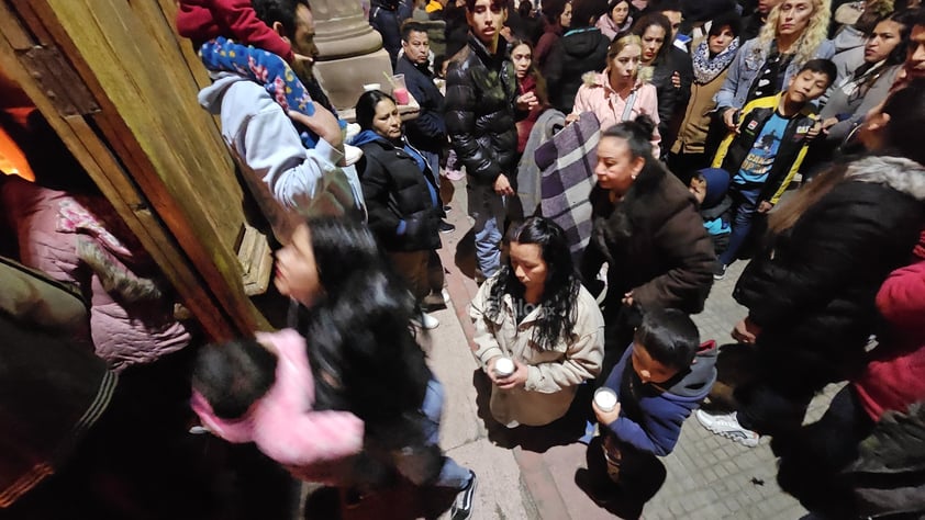 Cientos de duranguenses se congregaron en el Santuario de Nuestra Señora de Guadalupe para las tradicionales mañanitas a la Virgen de Guadalupe