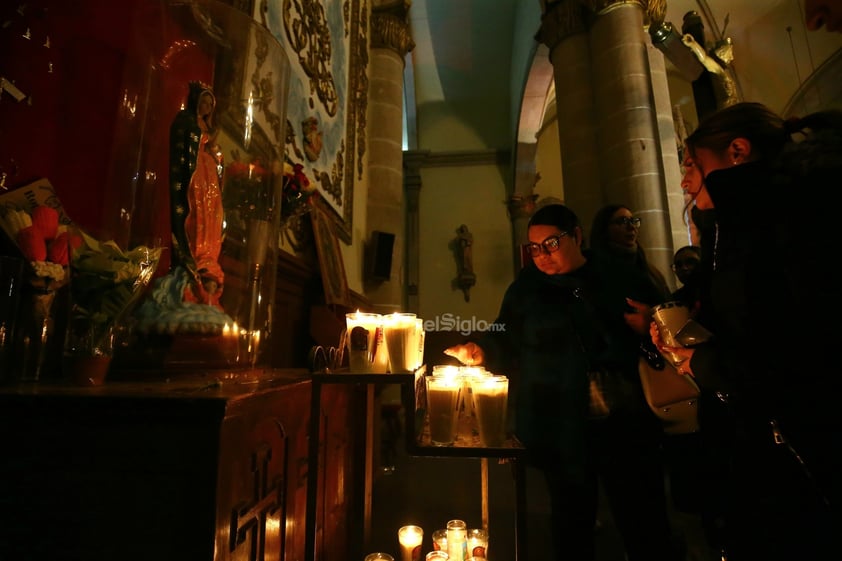 Cientos de duranguenses se congregaron en el Santuario de Nuestra Señora de Guadalupe para las tradicionales mañanitas a la Virgen de Guadalupe