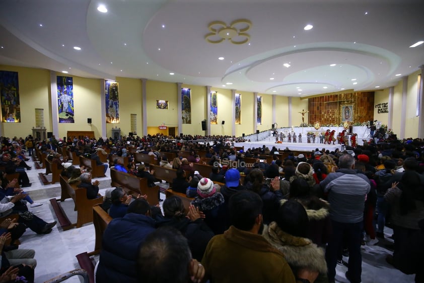 Cientos de duranguenses se congregaron en el Santuario de Nuestra Señora de Guadalupe para las tradicionales mañanitas a la Virgen de Guadalupe