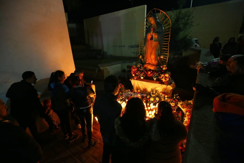 Cientos de duranguenses se congregaron en el Santuario de Nuestra Señora de Guadalupe para las tradicionales mañanitas a la Virgen de Guadalupe