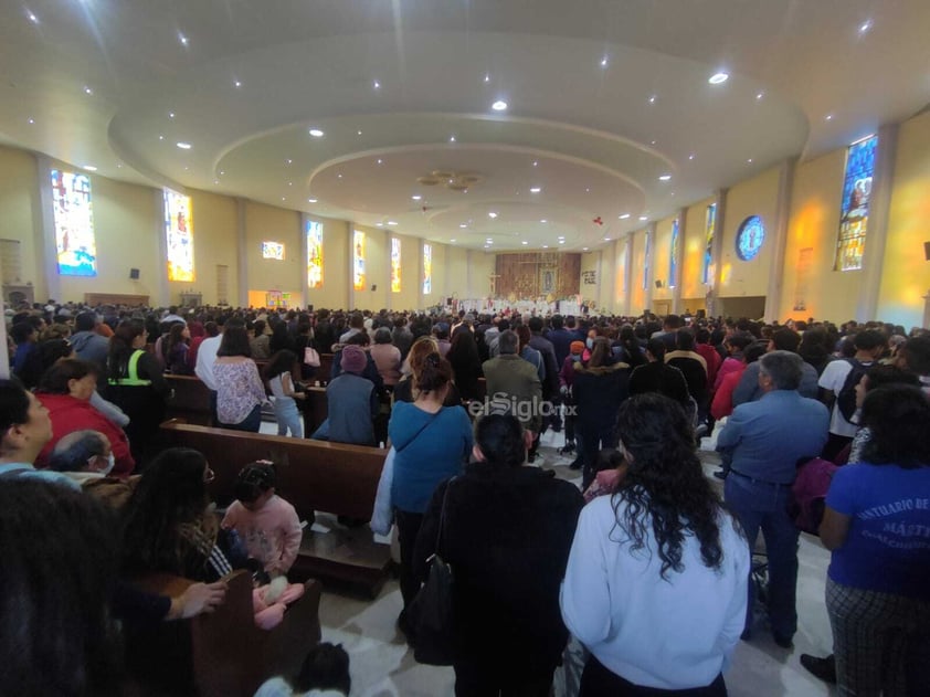 Duranguenses se congregan en el el Santuario de Nuestra Señora de Guadalupe