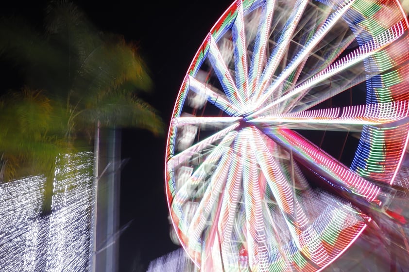 Familias Duranguenses disfrutan la Feria Navideña