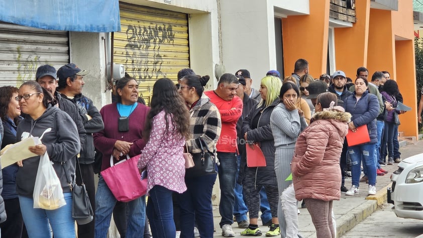 En Durango, módulos del INE presentan gran afluencia de ciudadanos por los últimos días para renovar este documento oficial.