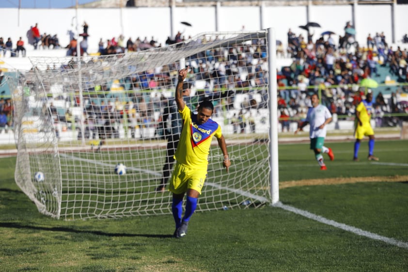 Exestrellas del Club América salieron la tarde del sábado 27 de enero al estadio Francisco Zarco y sorprender a la afición duranguense con el tradicional Juego de Leyendas.