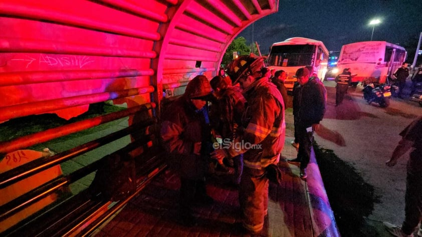 La tarde-noche de este viernes 2 de febrero un accidente vial entre dos camiones de ruta derivó en varias personas lesionadas.