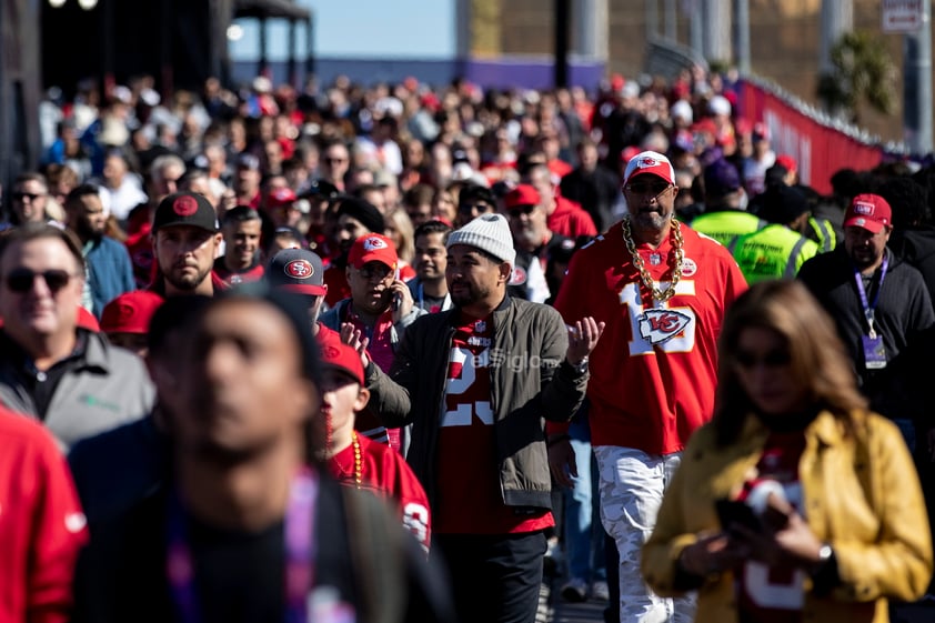 El Allegiant Stadium de Las Vegas es escenario del Super Bowl LVIII donde los Kansas City Chiefs disputan el duelo a los San Francisco 49ers.