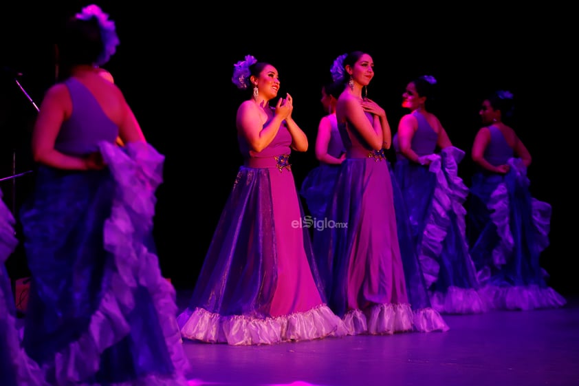 Una celebración del amor, así fue el espectáculo multidisciplinario de la Compañía Korián “Amor, Amor”, la octava edición de este show que reúne desde canto hasta poesía y que este año tuvo como escenario el Teatro Ricardo Castro.