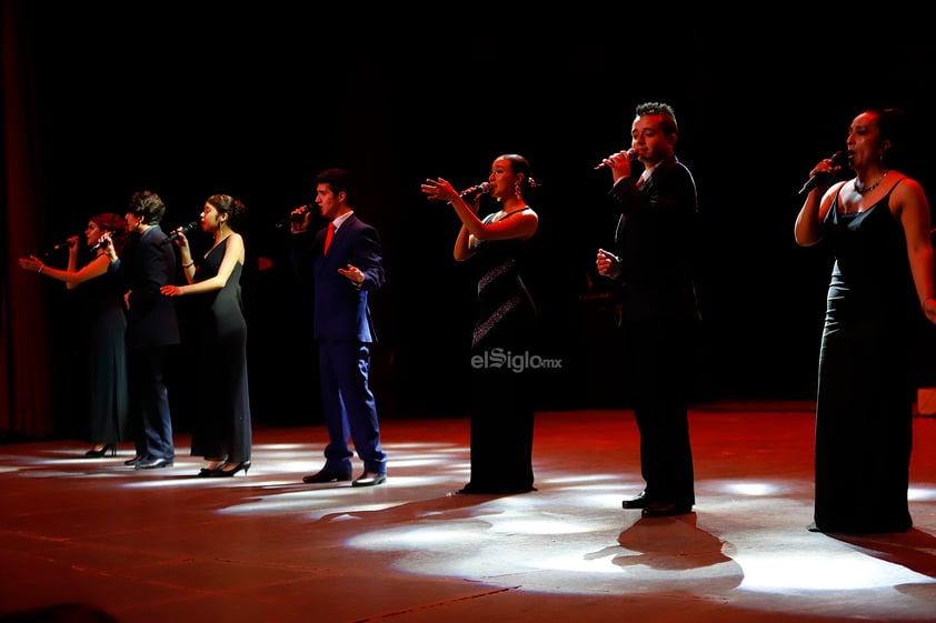 Una celebración del amor, así fue el espectáculo multidisciplinario de la Compañía Korián “Amor, Amor”, la octava edición de este show que reúne desde canto hasta poesía y que este año tuvo como escenario el Teatro Ricardo Castro.