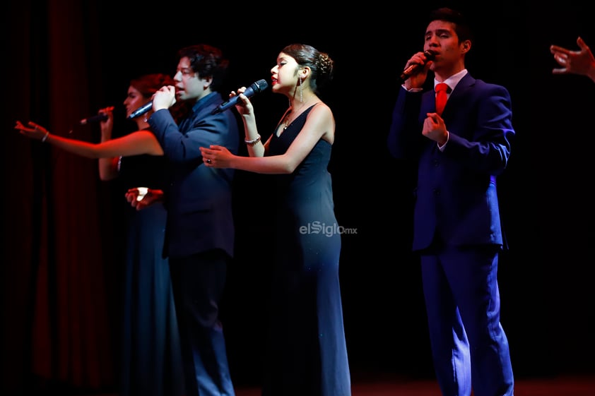 Una celebración del amor, así fue el espectáculo multidisciplinario de la Compañía Korián “Amor, Amor”, la octava edición de este show que reúne desde canto hasta poesía y que este año tuvo como escenario el Teatro Ricardo Castro.