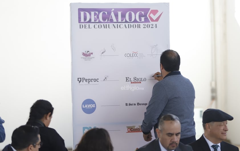 Medios de comunicación y periodistas firman el Decálogo del Comunicador 2024.