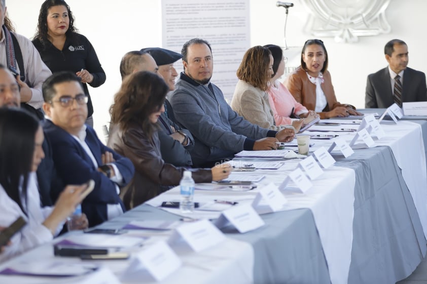 Medios de comunicación y periodistas firman el Decálogo del Comunicador 2024.