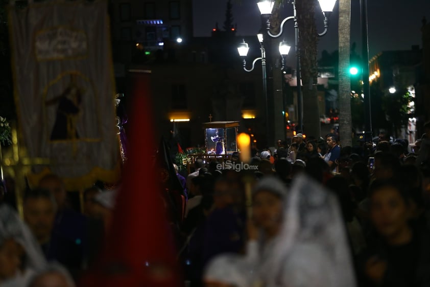 Realizan la Procesión del Silencio por las calles de Durango