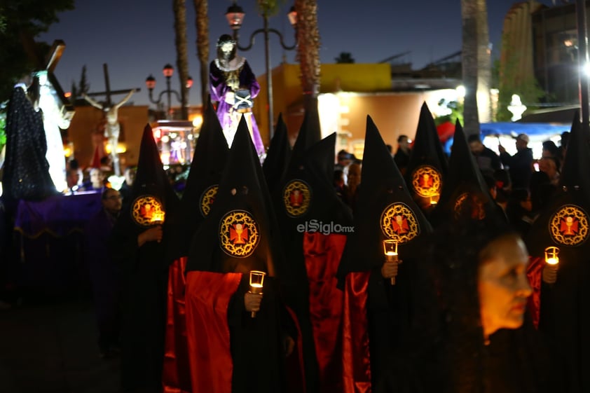 Realizan la Procesión del Silencio por las calles de Durango