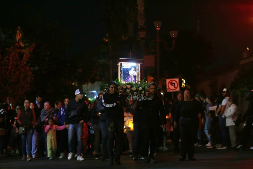 Realizan la Procesión del Silencio por las calles de Durango