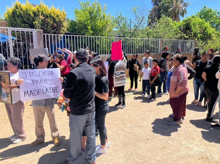 Familiares y vecinos exigen justicia por la pequeña Madelaine.