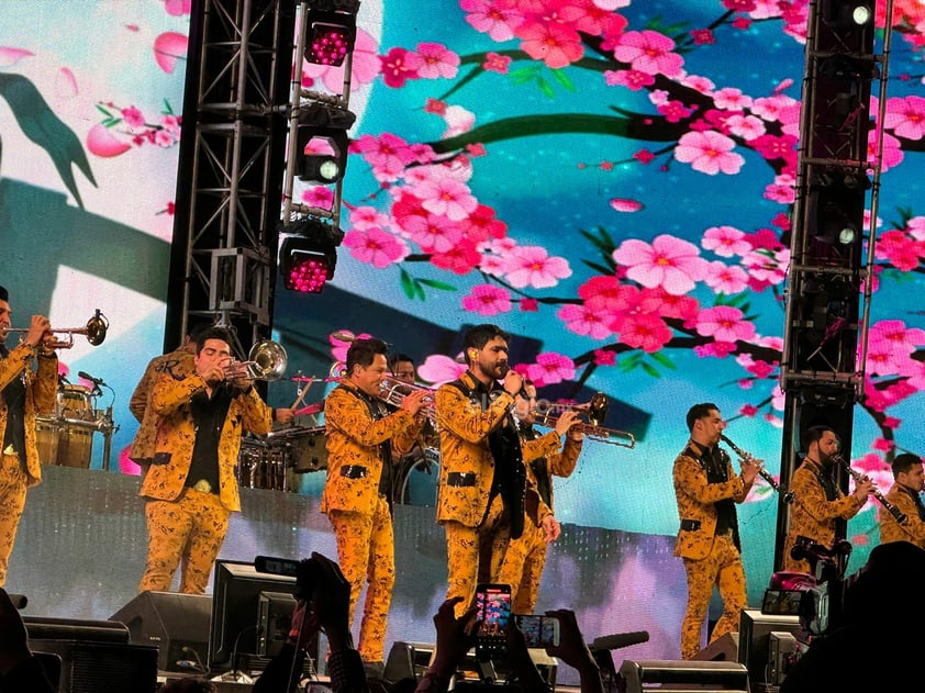 La banda sinaloense El Recodo ofreció un concierto gratuito en la Plaza IV Centenario, como parte de los eventos de cierre de la mayor fiesta de la ciudad, el Festival Ricardo Castro 2024.