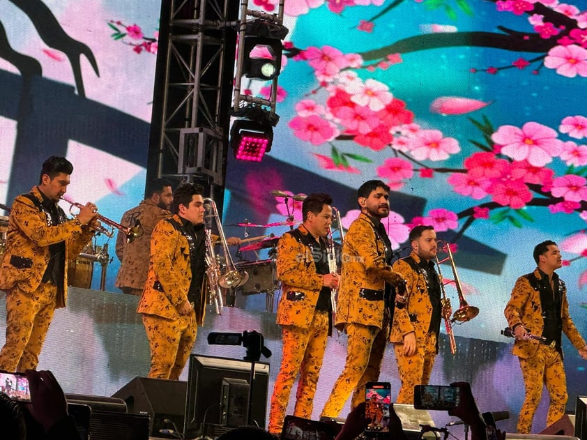 La banda sinaloense El Recodo ofreció un concierto gratuito en la Plaza IV Centenario, como parte de los eventos de cierre de la mayor fiesta de la ciudad, el Festival Ricardo Castro 2024.