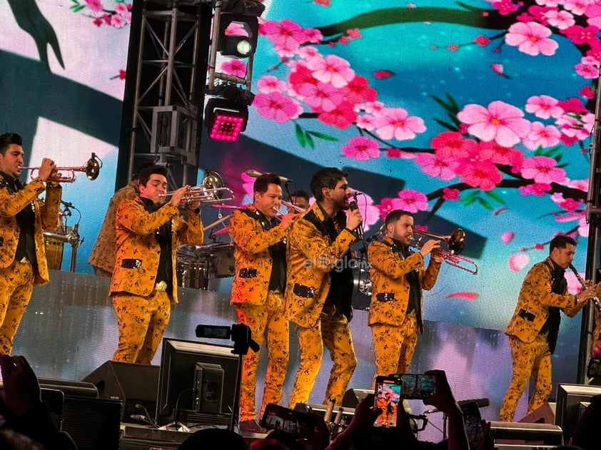 La banda sinaloense El Recodo ofreció un concierto gratuito en la Plaza IV Centenario, como parte de los eventos de cierre de la mayor fiesta de la ciudad, el Festival Ricardo Castro 2024.