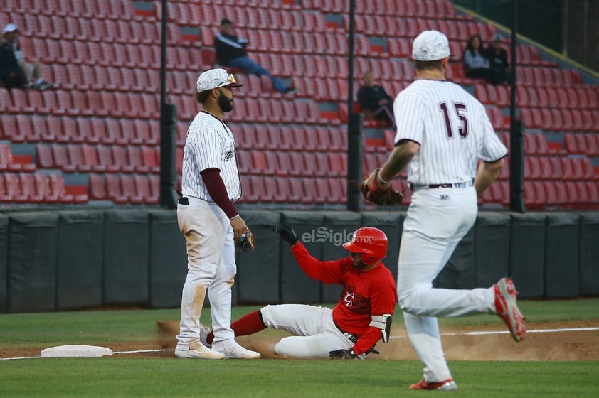 Caliente de Durango se enfrentó con la escuadra de los Algodoneros de Unión Laguna en el último juego de la pretemporada