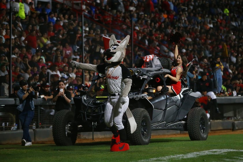 Caliente de Durango se enfrentó contra los Tecolotes de los Dos Laredos en el juego inaugural en El Volcán