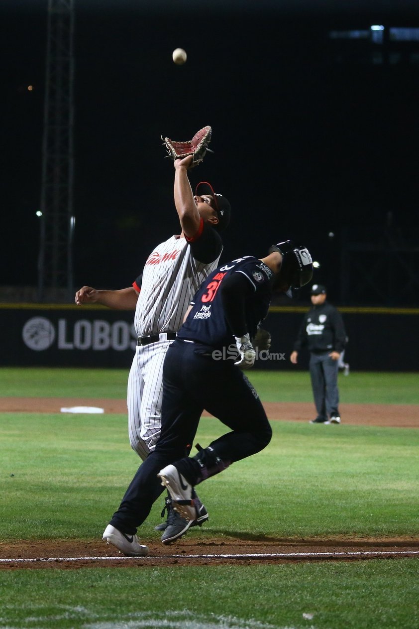 Caliente de Durango se enfrentó contra los Tecolotes de los Dos Laredos en el juego inaugural en El Volcán