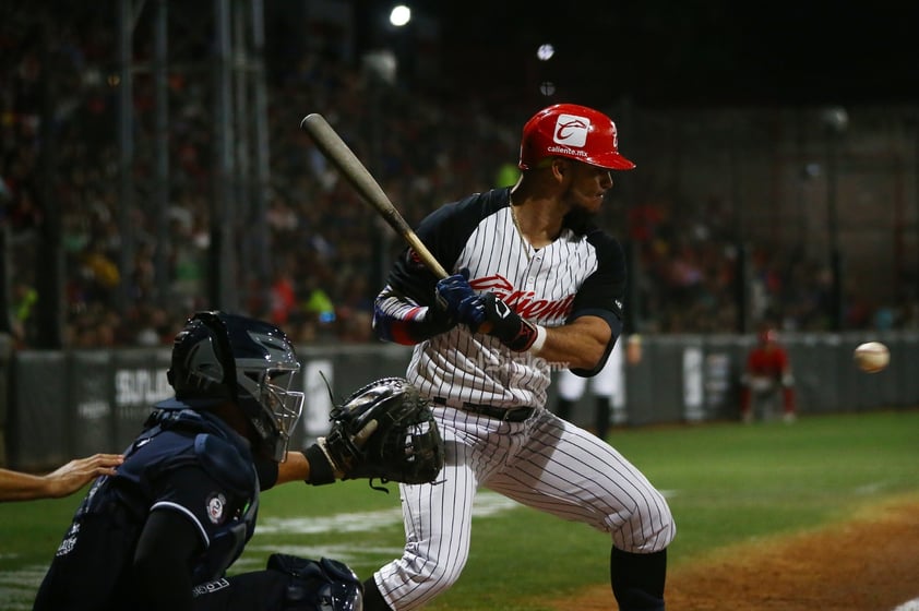 Caliente de Durango se enfrentó contra los Tecolotes de los Dos Laredos en el juego inaugural en El Volcán