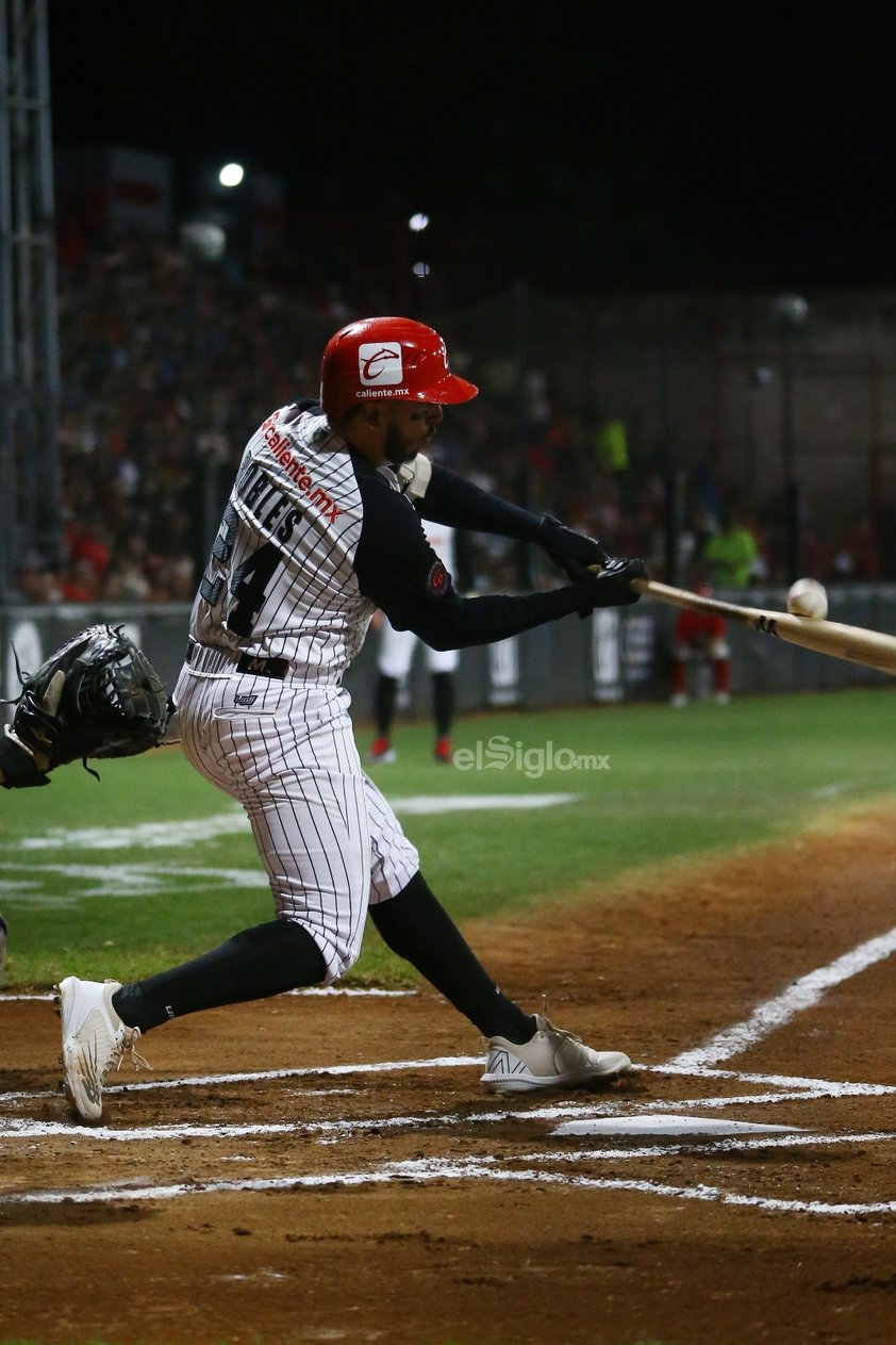 Caliente de Durango se enfrentó contra los Tecolotes de los Dos Laredos en el juego inaugural en El Volcán