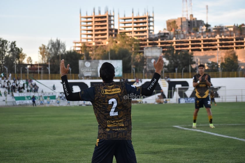 Alacranes de Durango derrotó con autoridad la tarde de este sábado a la escuadra de Tritones Vallarta por marcador de 6-0 en el partido de vuelta de los cuartos de final de la Liga Premier