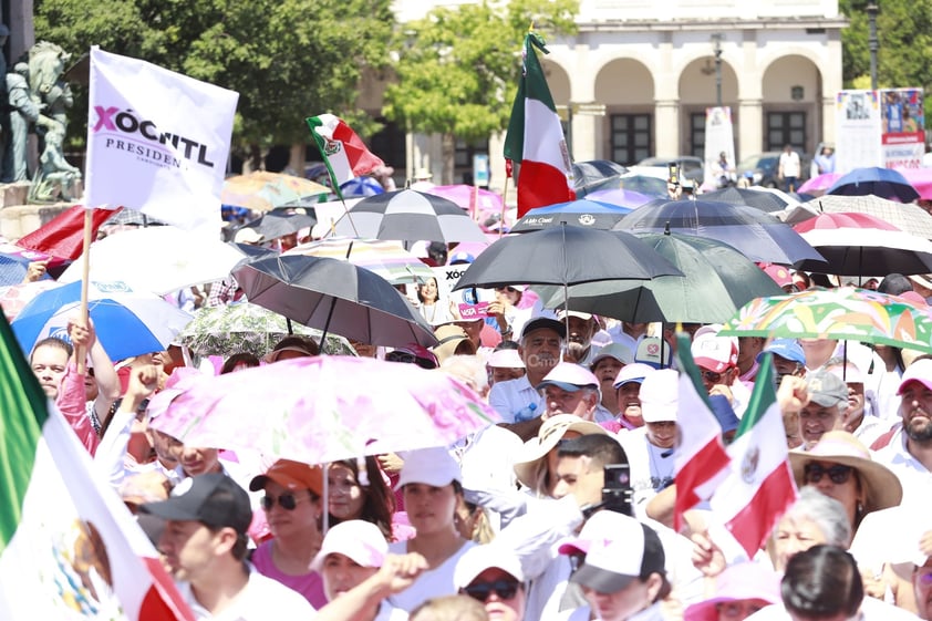 Marchan en Durango por la defensa de la República.