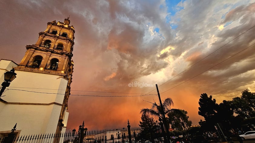 La lluvia sorprendió a los duranguenses esta tarde