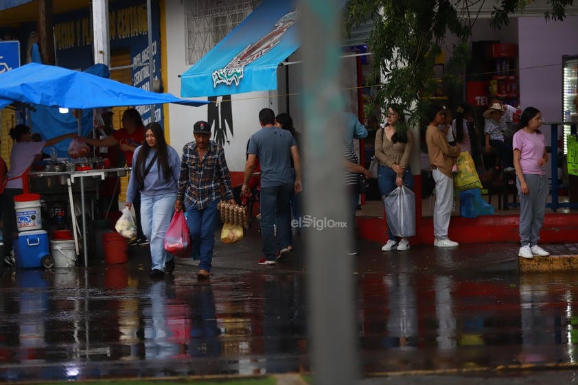 Lluvia sorprende a los duranguenses