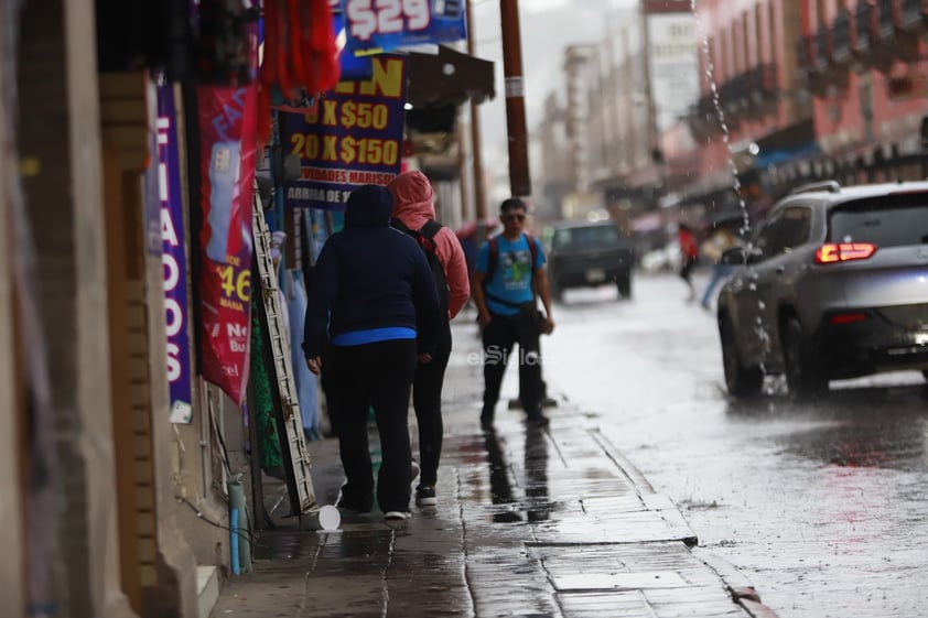 Lluvia sorprende a los duranguenses